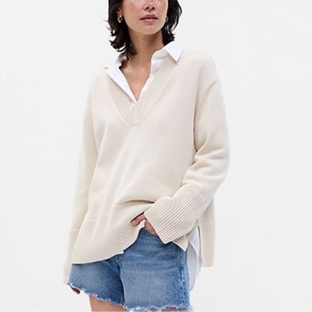 Gap Split Hem V Neck Sweater